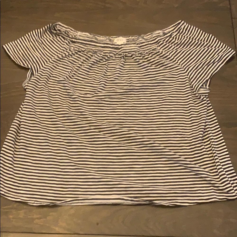Style & Co off the should black & white striped